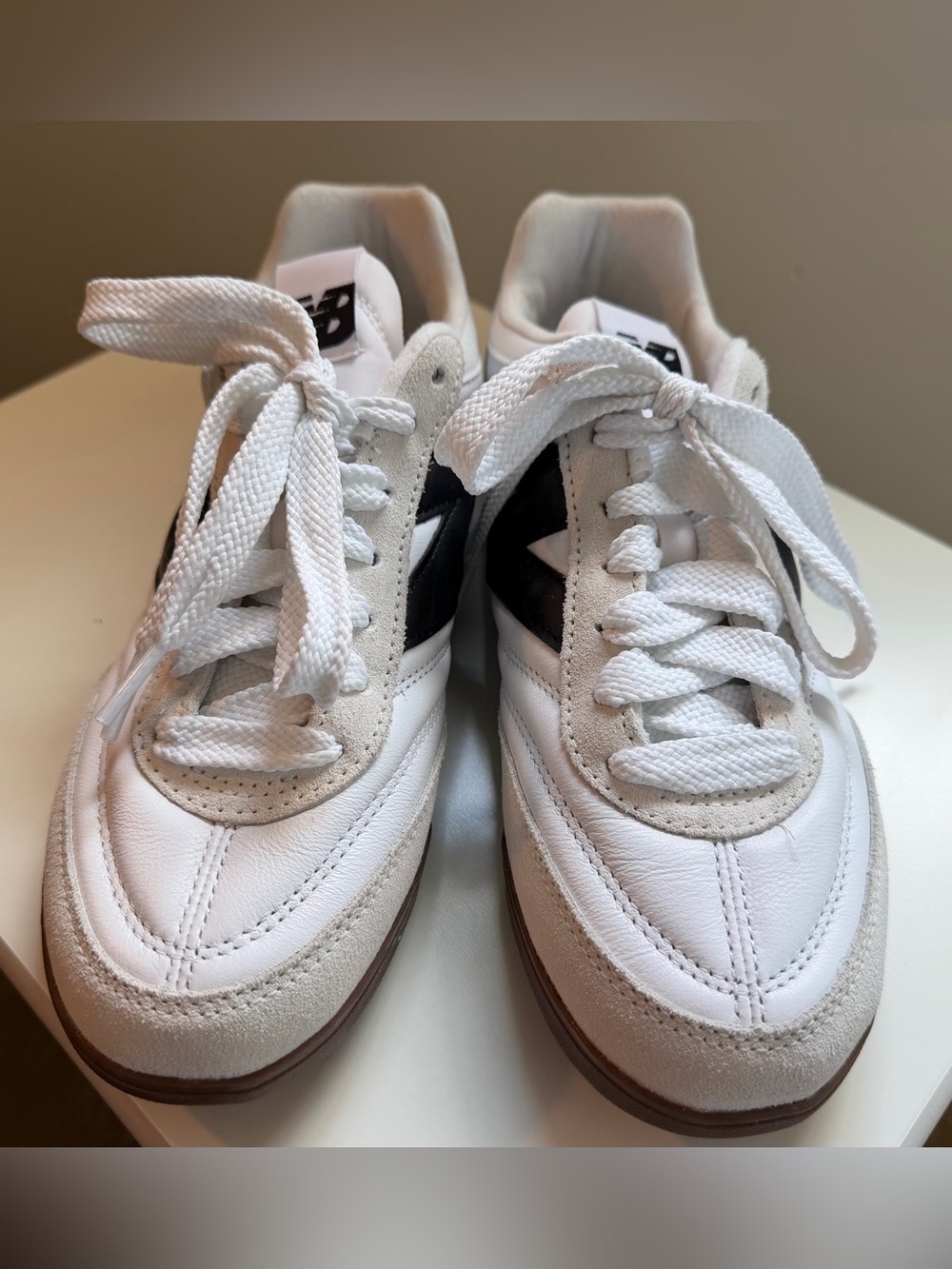 NWOT New Balance Unisex RC42 Sneakers (M7, W8.5) - Picture 3 of 7